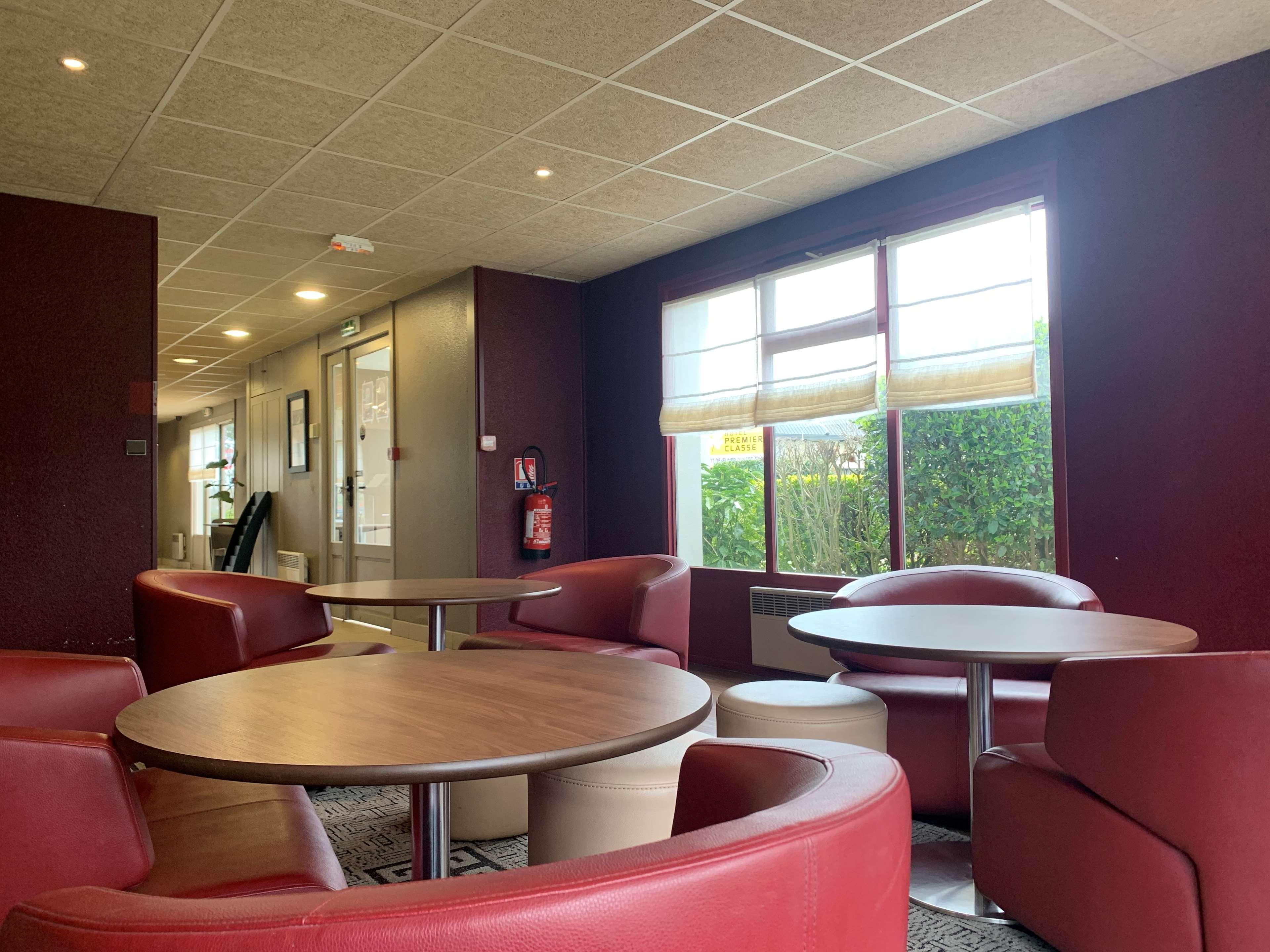 Kyriad Chateauroux - Saint-Maur Bagian luar foto