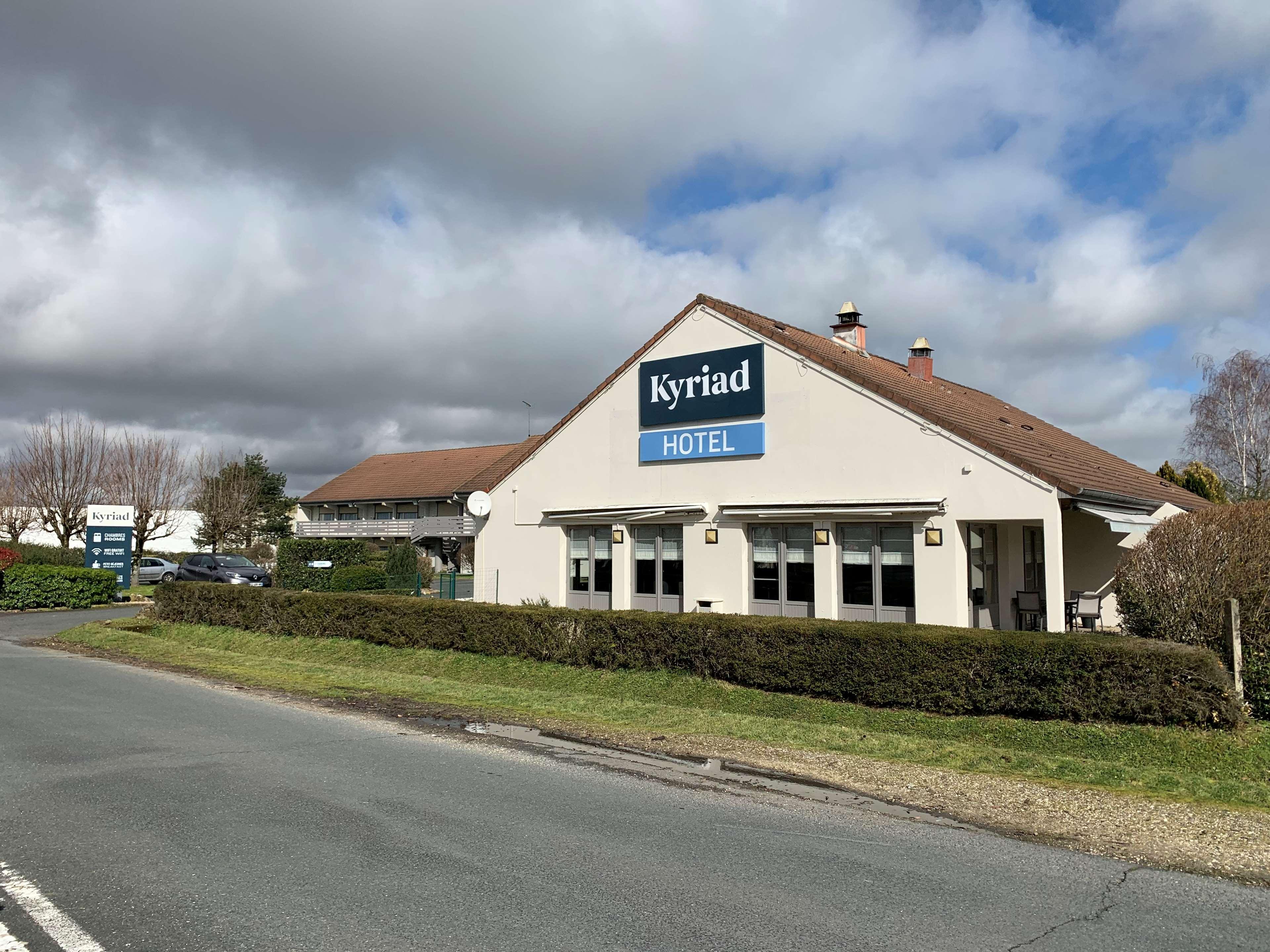 Kyriad Chateauroux - Saint-Maur Bagian luar foto