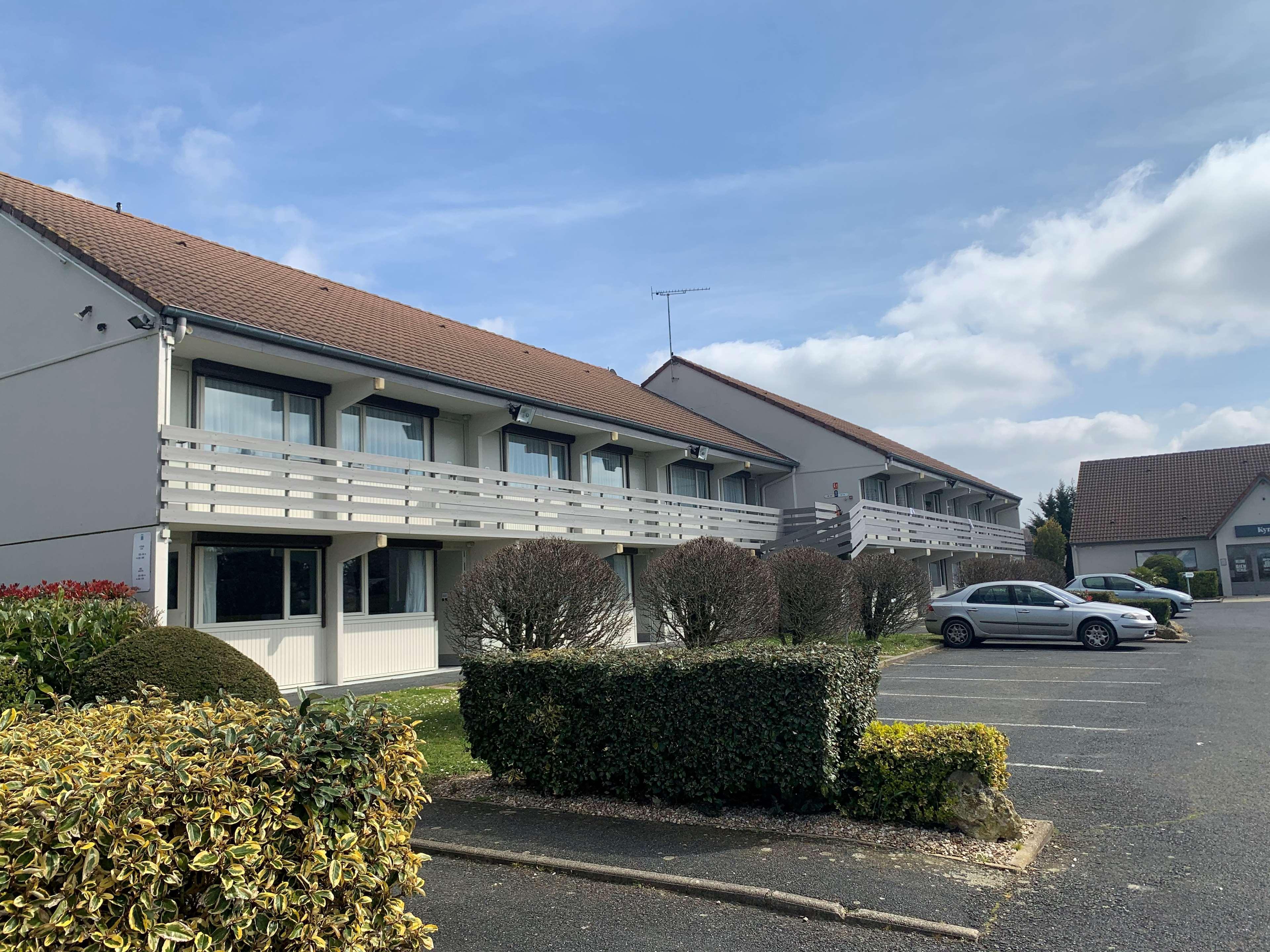 Kyriad Chateauroux - Saint-Maur Bagian luar foto