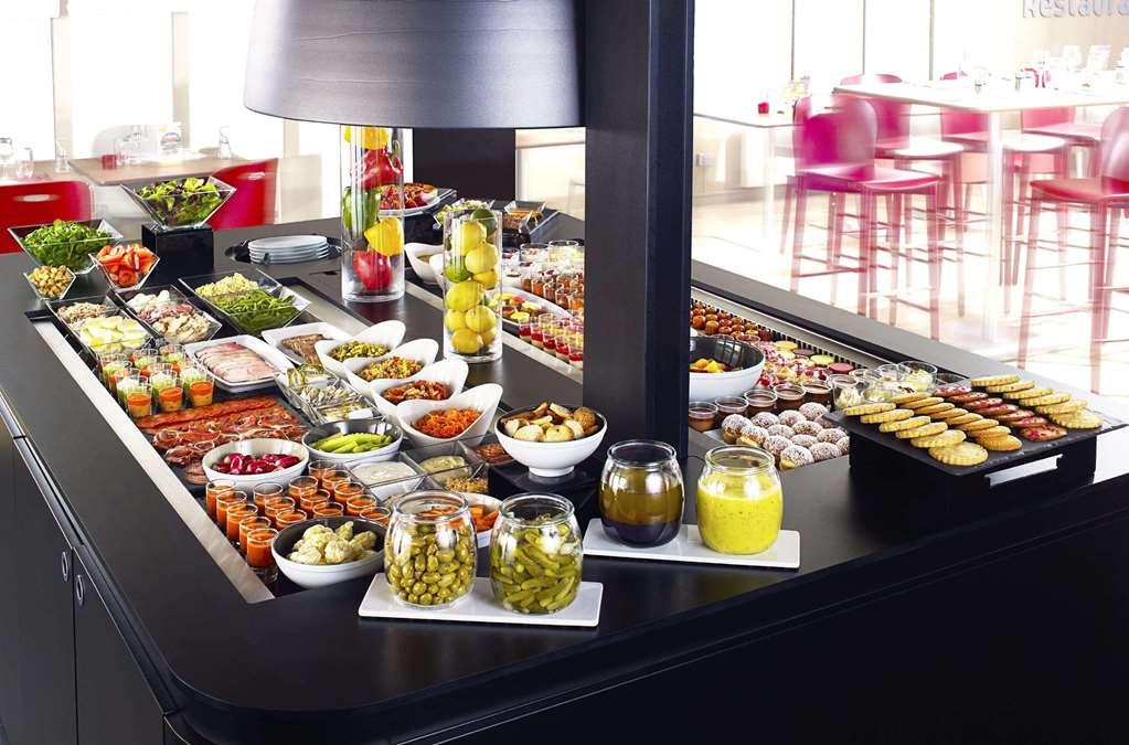 Kyriad Chateauroux - Saint-Maur Restoran foto